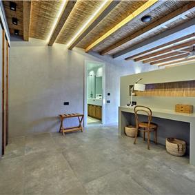 6 bedroom villa with pool, East Paros, sleeps 12